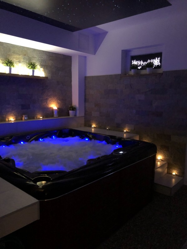 UBYTOVÁNÍ U ZLÍNA