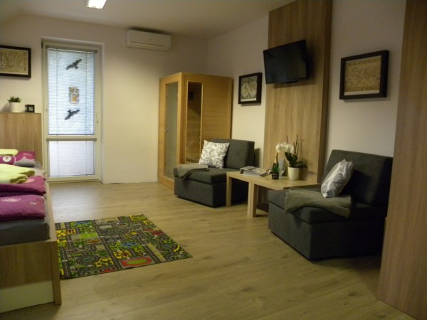 UBYTOVÁNÍ U ZLÍNA