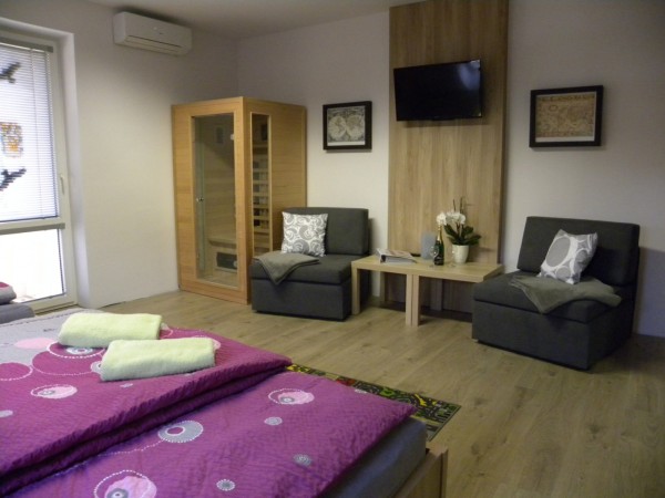 UBYTOVÁNÍ U ZLÍNA