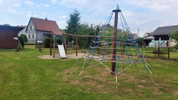CHALUPA TROSKY ČESKÝ RÁJ