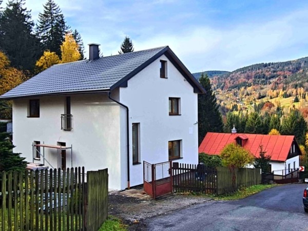 REKREAČNÍ DŮM S KOUPACÍM SUDEM PRO LYŽAŘE