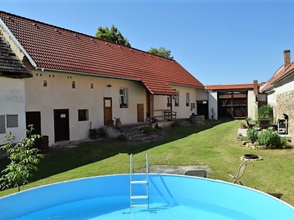 Chalupa Chalupa s bazénem k pronajmutí u Bechyně