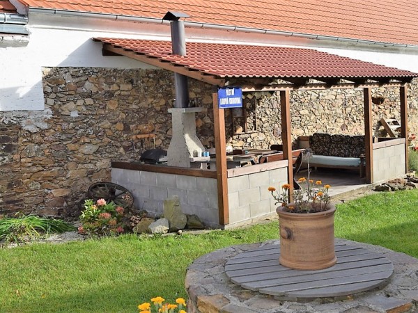 PRONÁJEM CHALUPY S BAZÉNEM