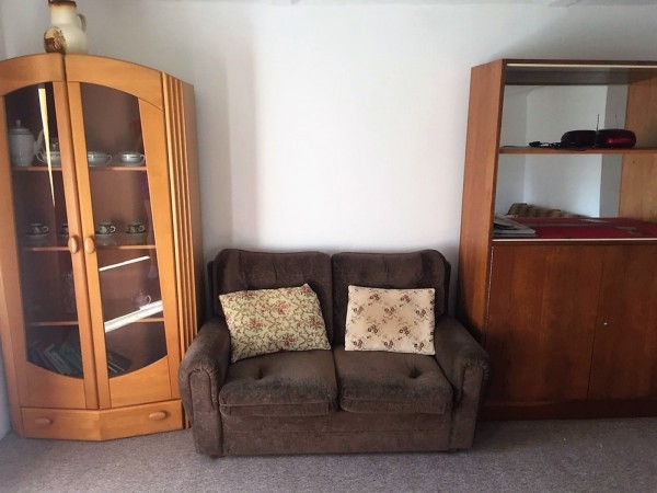 CHATY A CHALUPY K PRONAJMUTÍ S  BAZÉNEM