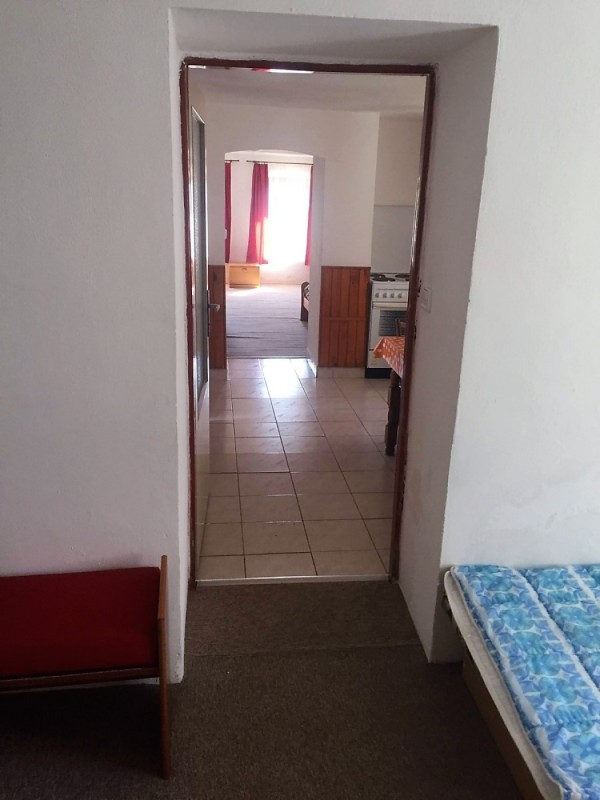 CHATY A CHALUPY K PRONAJMUTÍ S  BAZÉNEM