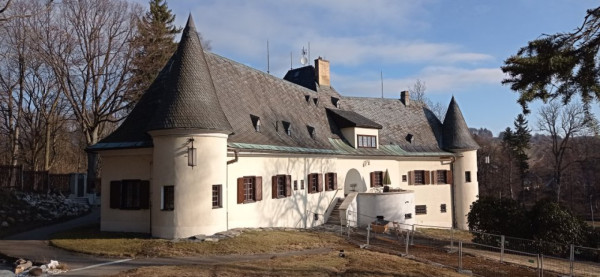 WELLNESS ZÓNA S VNITŘNÍM BAZÉNEM A SAUNAMI