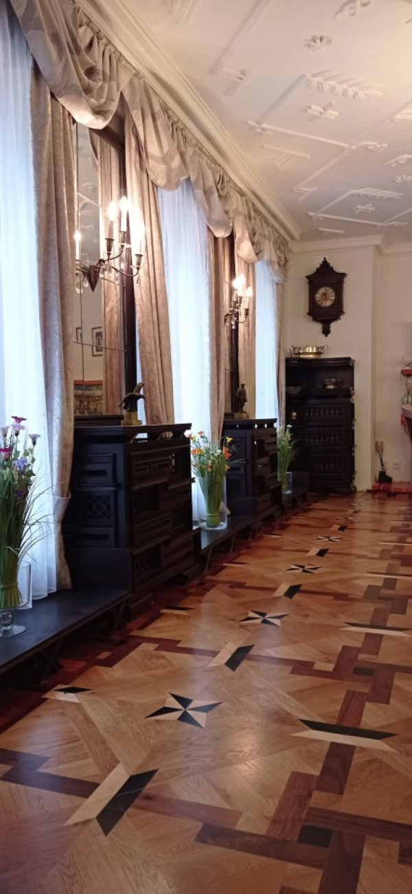 WELLNESS ZÓNA S VNITŘNÍM BAZÉNEM A SAUNAMI