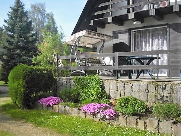 CHATA U LUŽNICE PRO RYBÁŘE