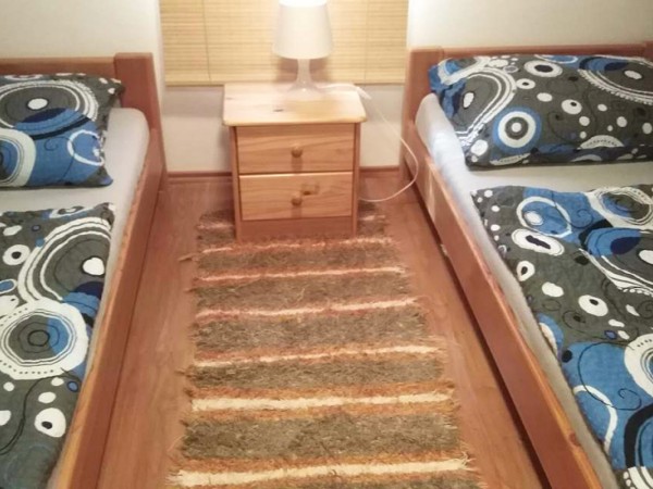 CHATA K PRONÁJMU S BAZÉNEM