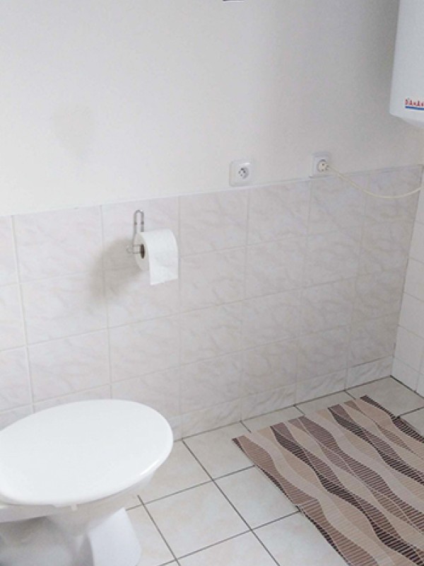 CHATA K PRONÁJMU S BAZÉNEM