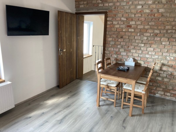 UBYTOVÁNÍ NAD SKLÍPKEM