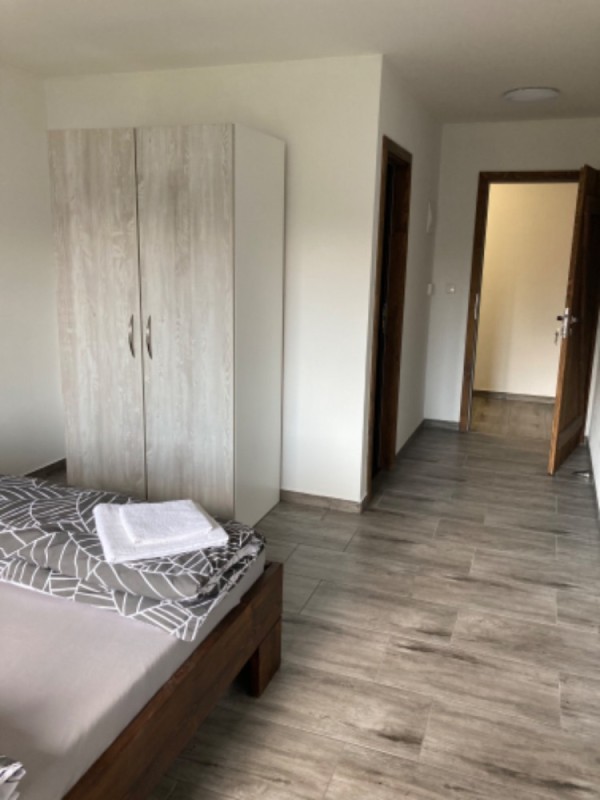 UBYTOVÁNÍ NAD SKLÍPKEM