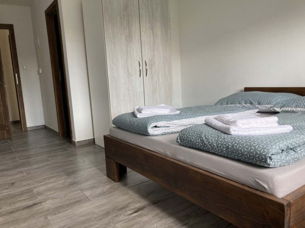 UBYTOVÁNÍ NAD SKLÍPKEM