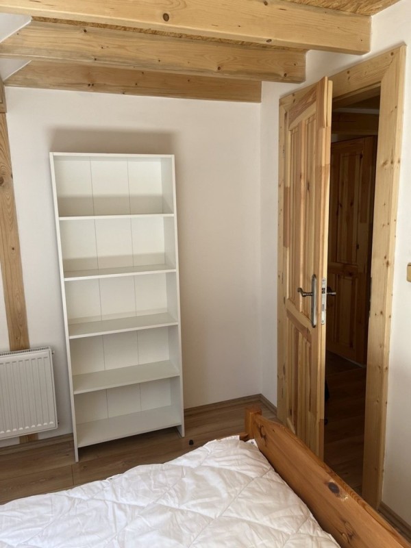 APARTMÁN SE ZAHRADOU A VELKÝM BAZÉNEM