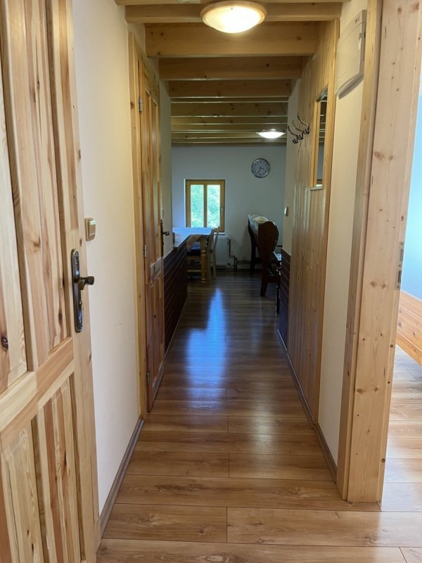 APARTMÁN SE ZAHRADOU A VELKÝM BAZÉNEM