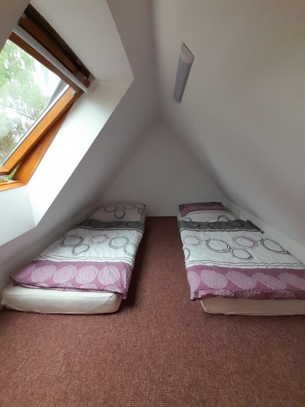 APARTMÁN SE ZAHRADOU A VELKÝM BAZÉNEM