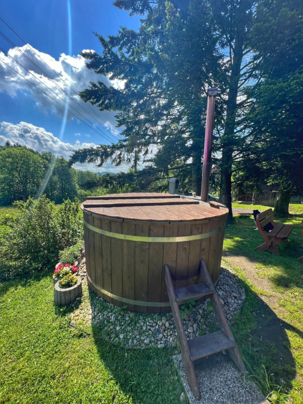 CHALUPA V KRKONOŠÍCH S KOUPACÍM SUDEM