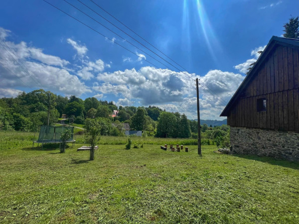 CHALUPA V KRKONOŠÍCH S KOUPACÍM SUDEM