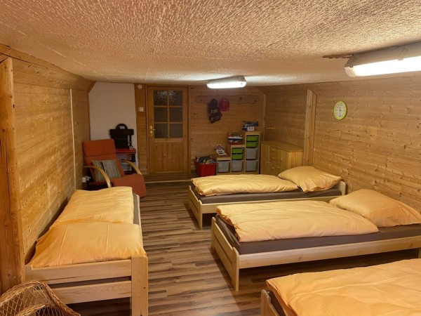 CHALUPA V KRKONOŠÍCH S KOUPACÍM SUDEM