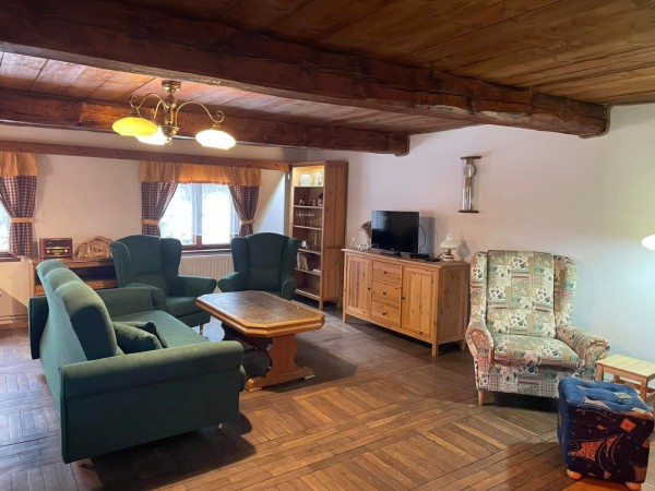 CHALUPA V KRKONOŠÍCH S KOUPACÍM SUDEM