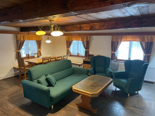 CHALUPA V KRKONOŠÍCH S KOUPACÍM SUDEM