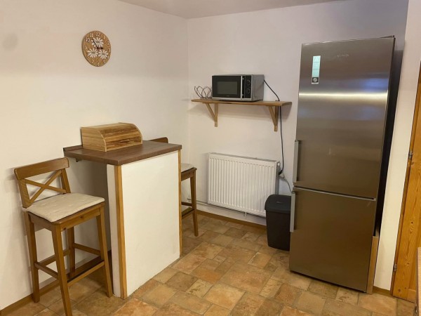 CHALUPA V KRKONOŠÍCH S KOUPACÍM SUDEM