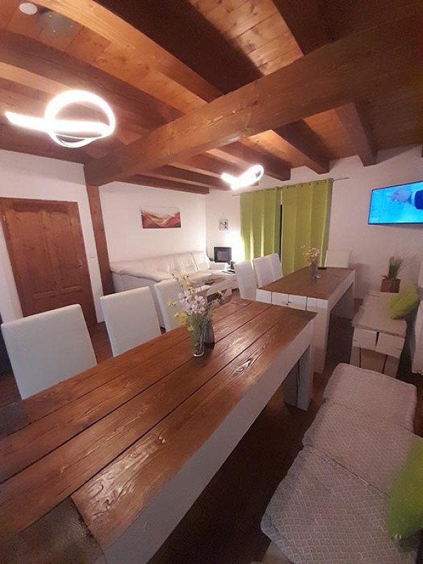 ROUBENÁ CHALUPA S BAZÉNEM A VÍŘIVKOU KRKONOŠE