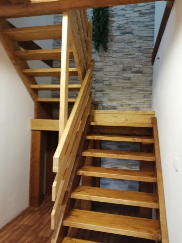 ROUBENÁ CHALUPA S BAZÉNEM A VÍŘIVKOU KRKONOŠE