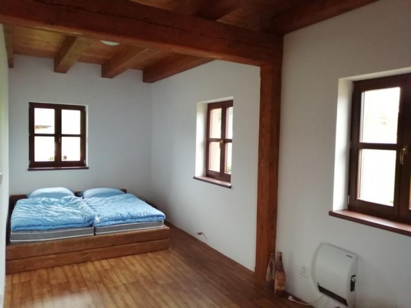 ROUBENÁ CHALUPA S BAZÉNEM A VÍŘIVKOU KRKONOŠE