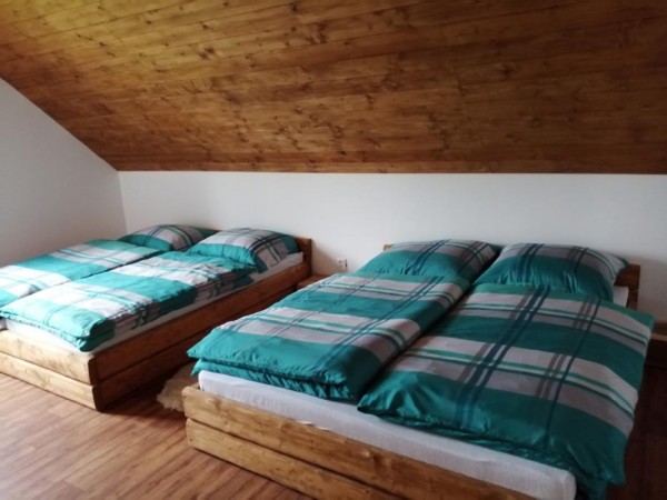 ROUBENÁ CHALUPA S BAZÉNEM A VÍŘIVKOU KRKONOŠE