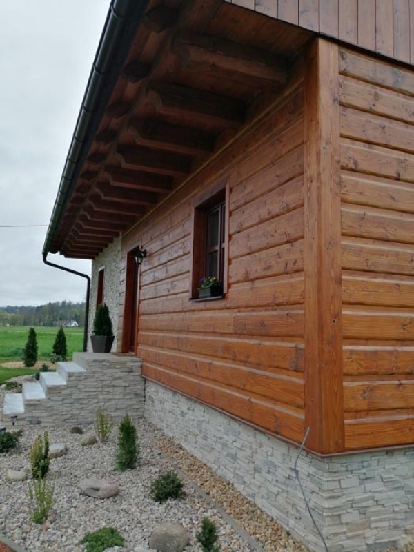 ROUBENÁ CHALUPA S BAZÉNEM A VÍŘIVKOU KRKONOŠE