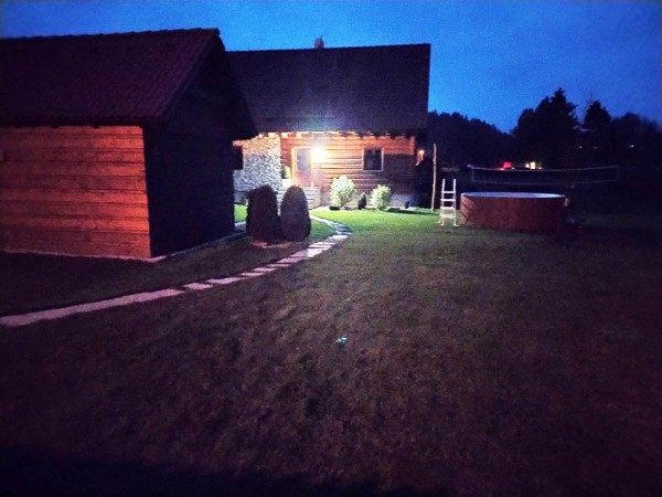 ROUBENÁ CHALUPA S BAZÉNEM A VÍŘIVKOU KRKONOŠE