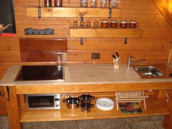 ROUBENÁ CHALUPA SE SAUNOU, BAZÉNEM A VÍŘIVKOU KRKONOŠE