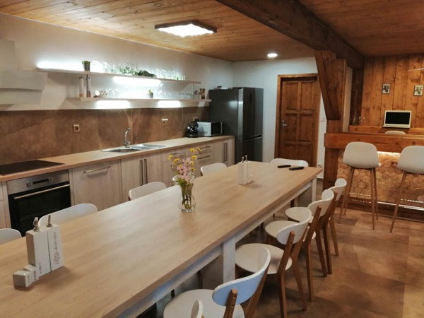 ROUBENÁ CHALUPA SE SAUNOU, BAZÉNEM A VÍŘIVKOU KRKONOŠE