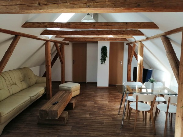 ROUBENÁ CHALUPA SE SAUNOU, BAZÉNEM A VÍŘIVKOU KRKONOŠE