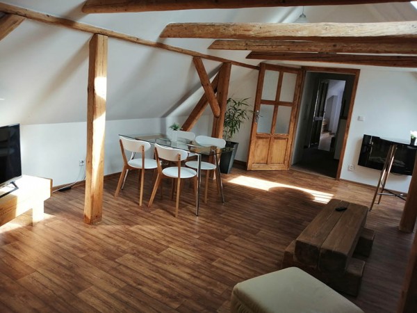 ROUBENÁ CHALUPA SE SAUNOU, BAZÉNEM A VÍŘIVKOU KRKONOŠE