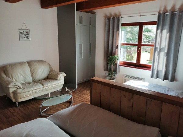 ROUBENÁ CHALUPA SE SAUNOU, BAZÉNEM A VÍŘIVKOU KRKONOŠE