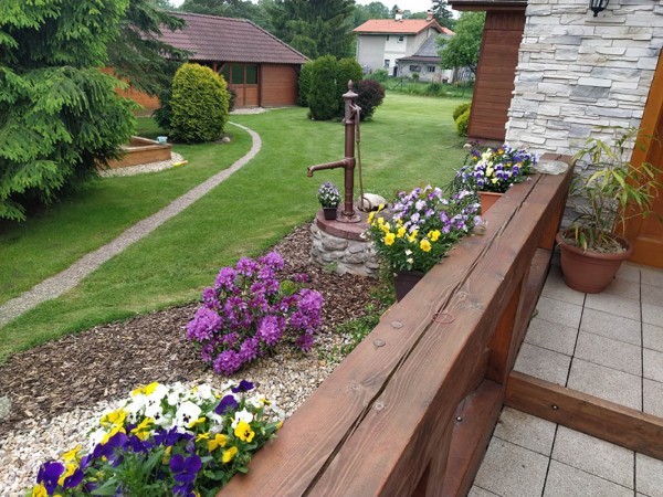 ROUBENÁ CHALUPA SE SAUNOU, BAZÉNEM A VÍŘIVKOU KRKONOŠE