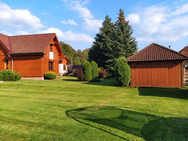 ROUBENÁ CHALUPA SE SAUNOU, BAZÉNEM A VÍŘIVKOU KRKONOŠE