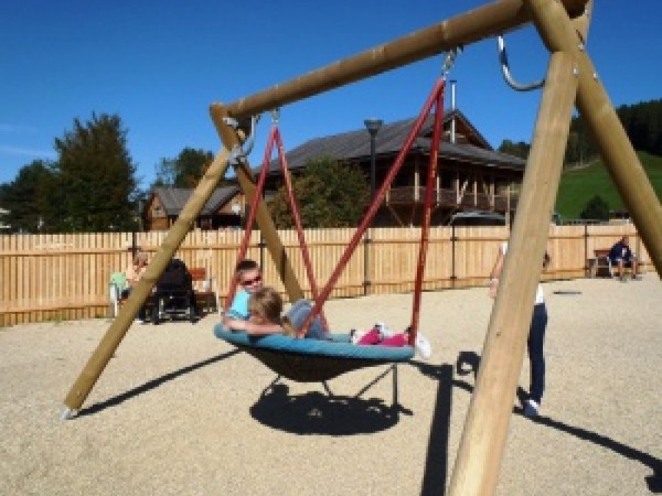 CHALUPA U LYŽAŘSKÉHO AREÁLU KOUTY NAD DESNOU