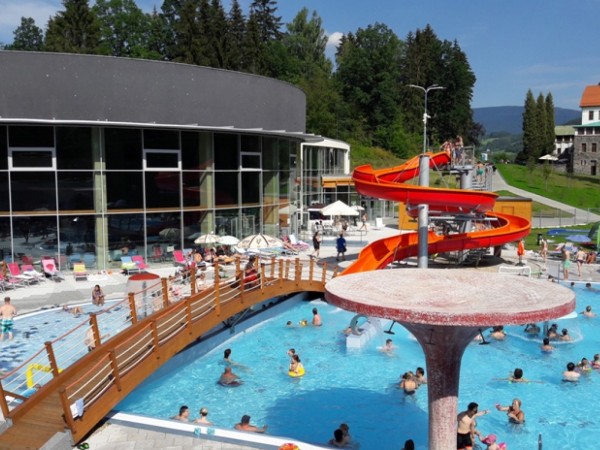 CHALUPA U LYŽAŘSKÉHO AREÁLU KOUTY NAD DESNOU