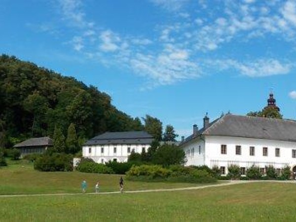 CHALUPA U LYŽAŘSKÉHO AREÁLU KOUTY NAD DESNOU