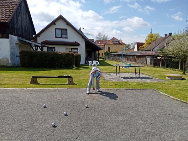 UBYTOVÁNÍ U CYKLOSTEZKY