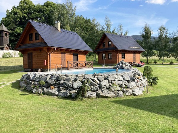 CHALUPA S BAZÉNEM JESENÍKY - SPORTOVNÍ RYBOLOV