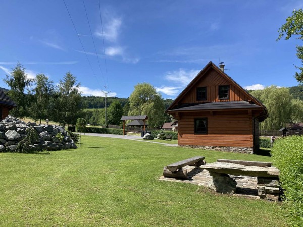 CHALUPA S BAZÉNEM JESENÍKY - SPORTOVNÍ RYBOLOV