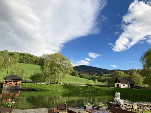 CHALUPA S BAZÉNEM JESENÍKY - SPORTOVNÍ RYBOLOV