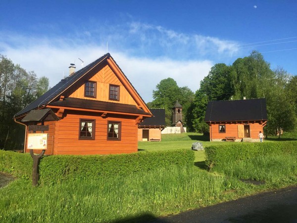 CHALUPA S BAZÉNEM JESENÍKY - SPORTOVNÍ RYBOLOV