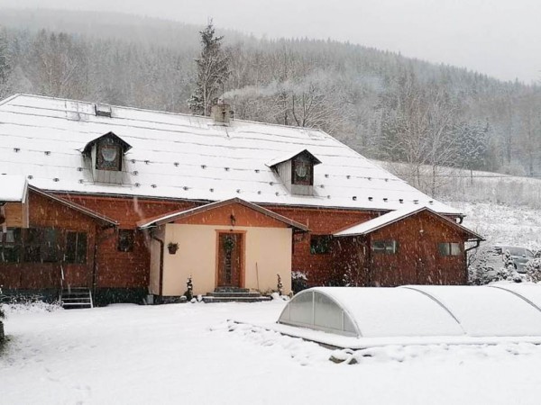 BEZBARIÉROVÁ CHALUPA S BAZÉNEM A SAUNOU JESENÍKY