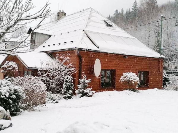 BEZBARIÉROVÁ CHALUPA S BAZÉNEM A SAUNOU JESENÍKY