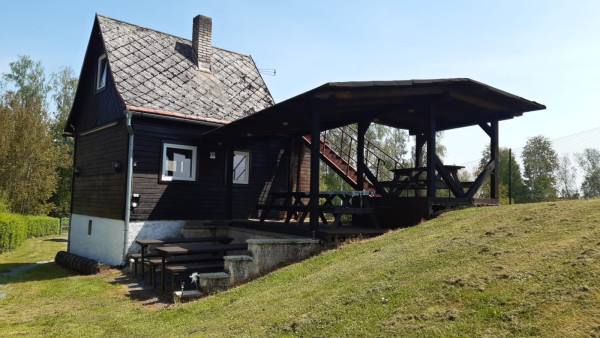 LEVNÉ UBYTOVÁNÍ U RYBNÍKA